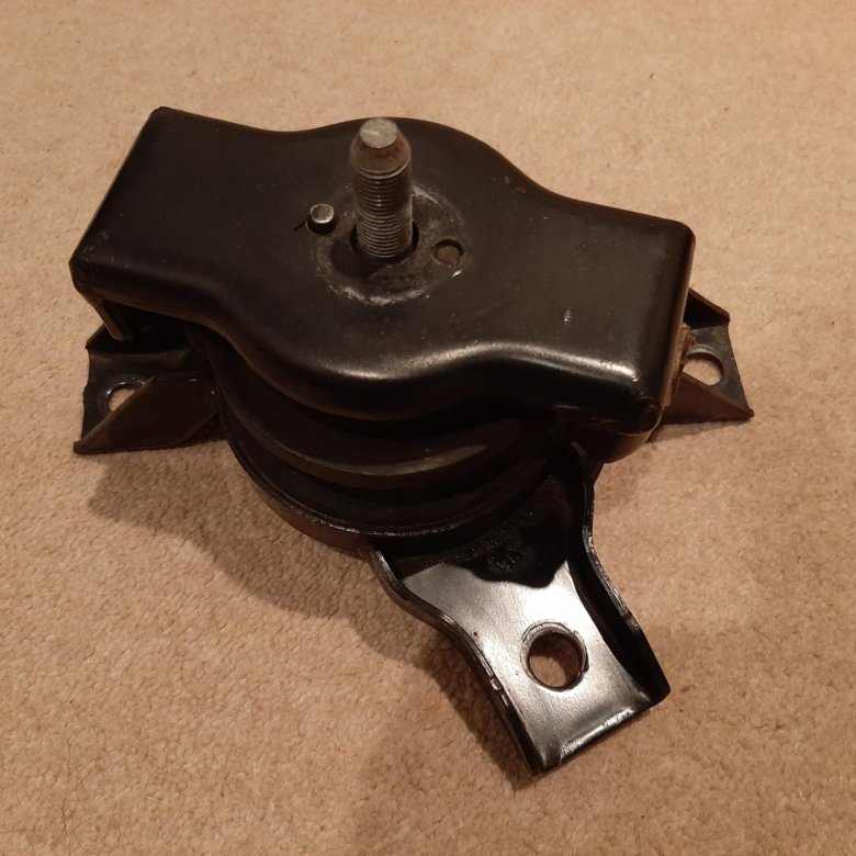 Опора двигателя Гетц 1.4 правая. Опоры двигателя Getz 1.4. Правая подушка двигателя Getz 1.4. Подушка двигателя Getz 1.5 Diesel