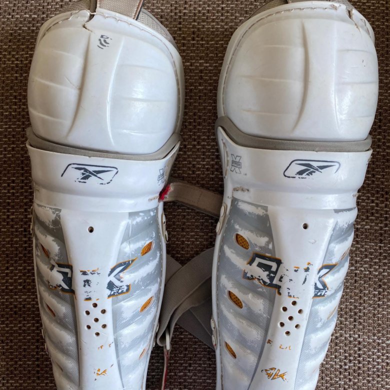 Щитки хоккейные Reebok – купить в Москве, цена 500 руб., дата ...