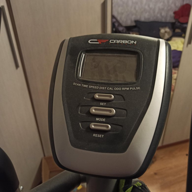 Эллиптический тренажер Carbon Fitness e704