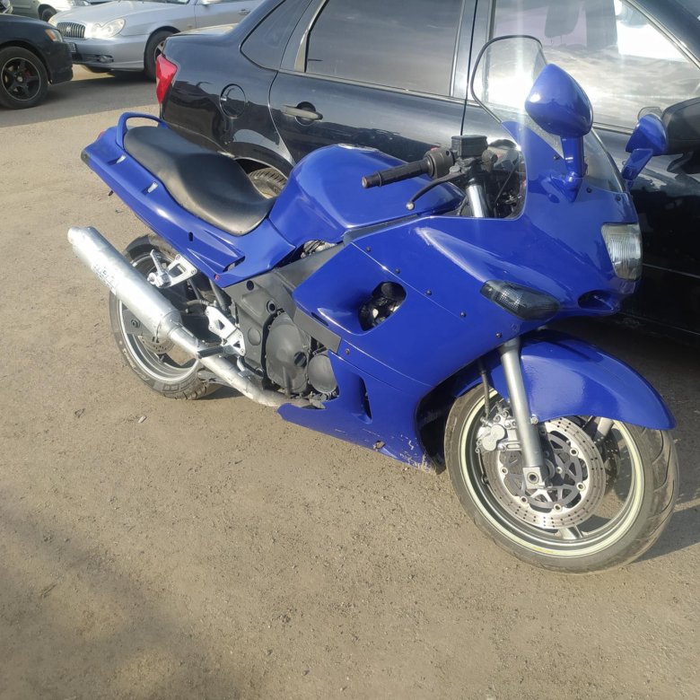 Zzr 400 карбюратор. ZZR 400 2. Плуг Kawasaki ZZR 400-2. Кавасаки 1997 года. ZZR 400 2 фара.