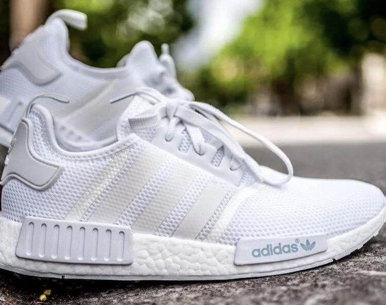 Adidas nmd white. Кроссовки adidas NMD_r1.