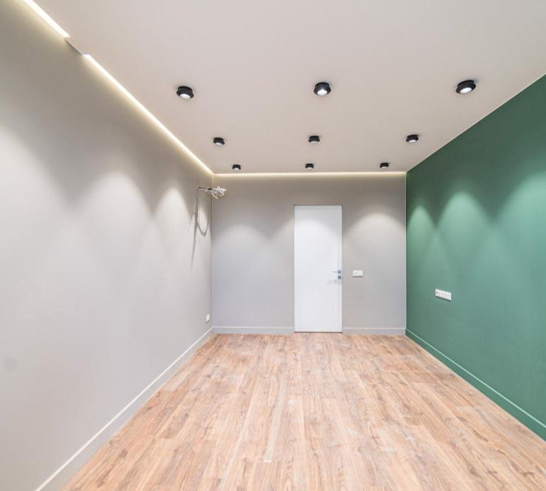 Маляр оклейка обоев шпаклевка штукатур краска – купить в Москве, цена ...