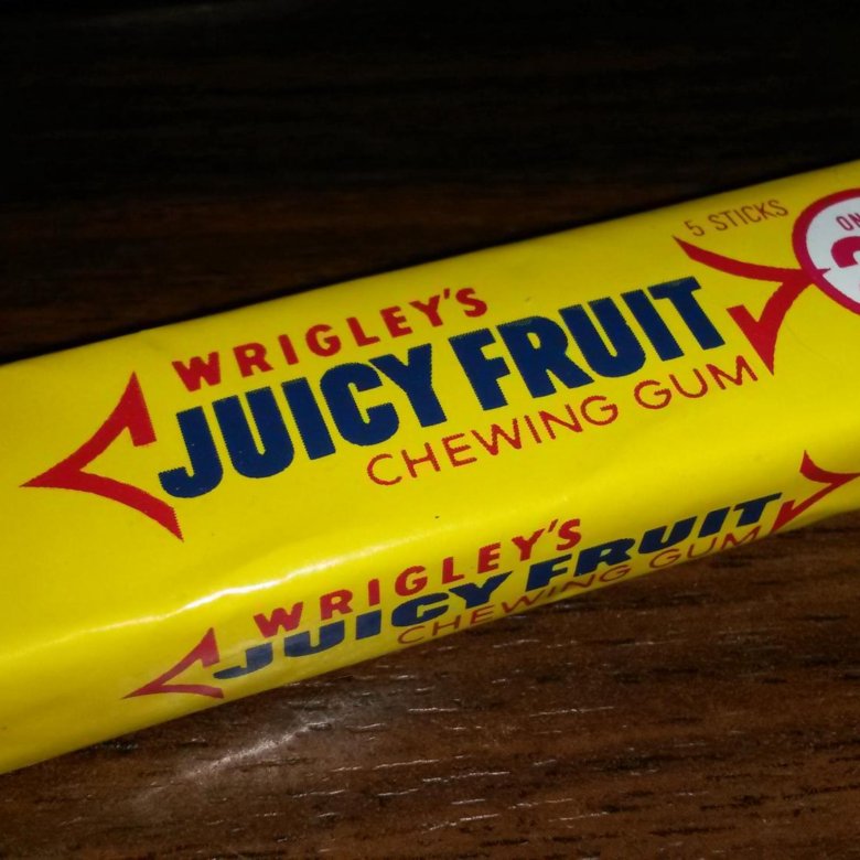 Wrigley"s juicy Fruit. Джуси Фрут жвачка с тату. Жвачка пластинками. Жевательная резинка Wrigley's juicy Fruit Original USA.