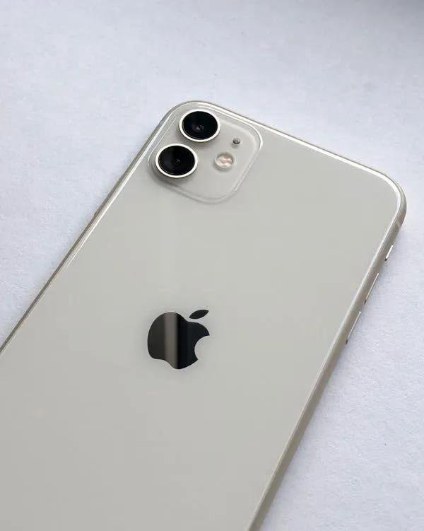 Iphone 11 256 белый. Iphone 11 128gb White. Айфон 11 Промакс 128 ГБ белый. Айфон 11 64 ГБ белый. Айфон 11 Промакс золотой 256гб.