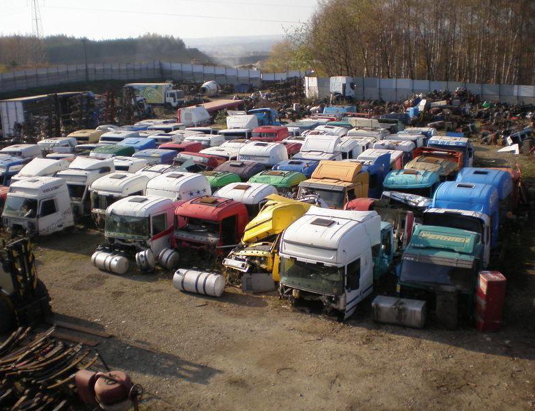 Грузовая Авторазборка. Авторазборки грузовиков. Авторазбор грузовых авто. Грузовик в разборе.