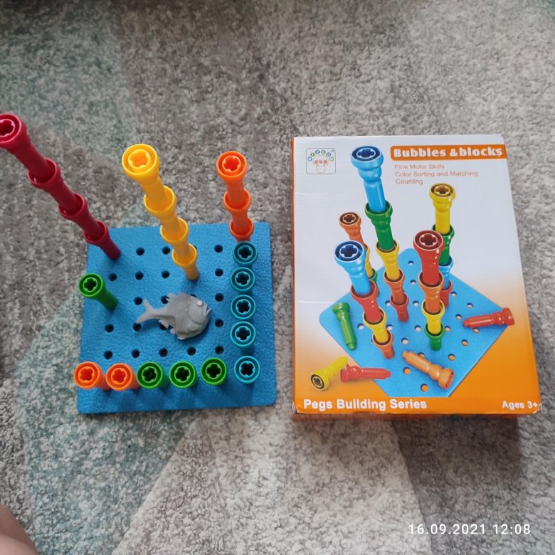 игра гвоздика. игра гвоздики. дощечка с гвоздиками и резинками. молоточек мозаика elc. конструктор с гвоздиками и молоточком.