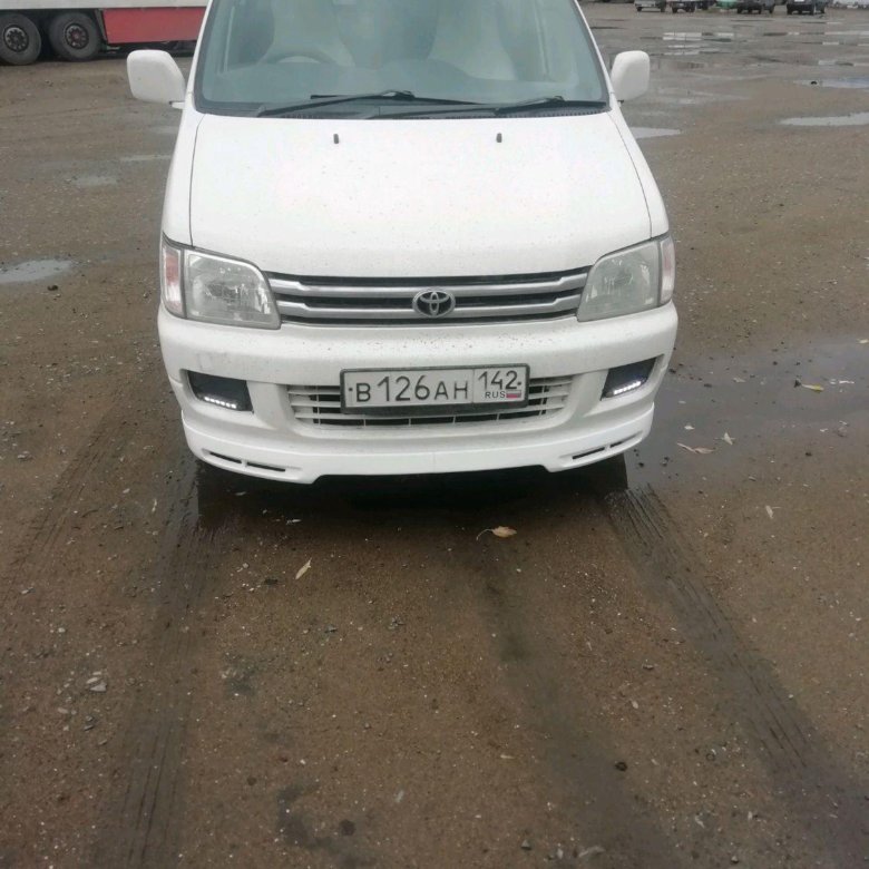 Toyota Town Ace 1999.