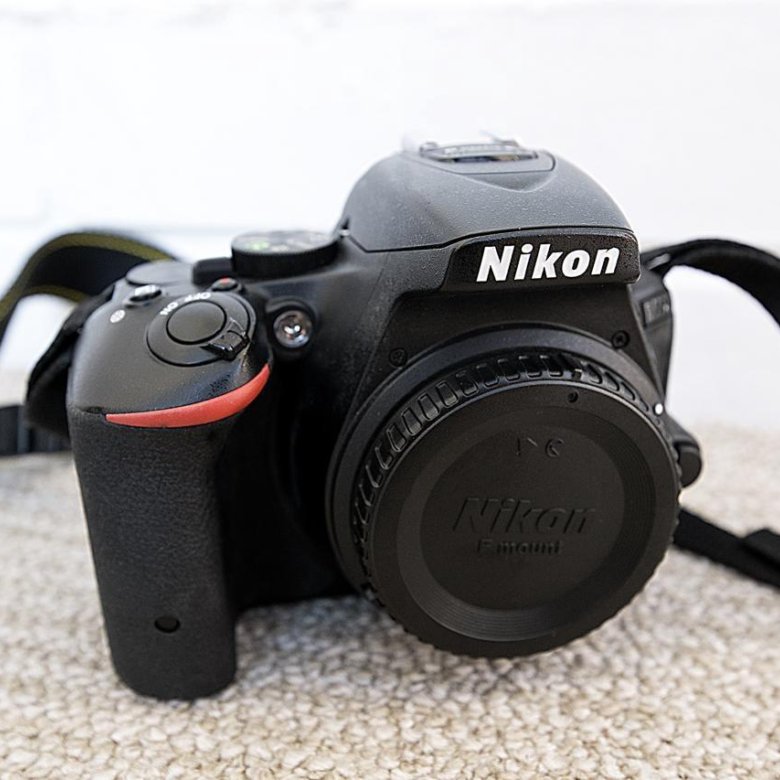 Зеркальный фотоаппарат Nikon D5500 – купить в Новоплатнировской, цена ...