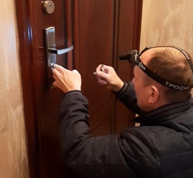 Вскрытие дверей картинки