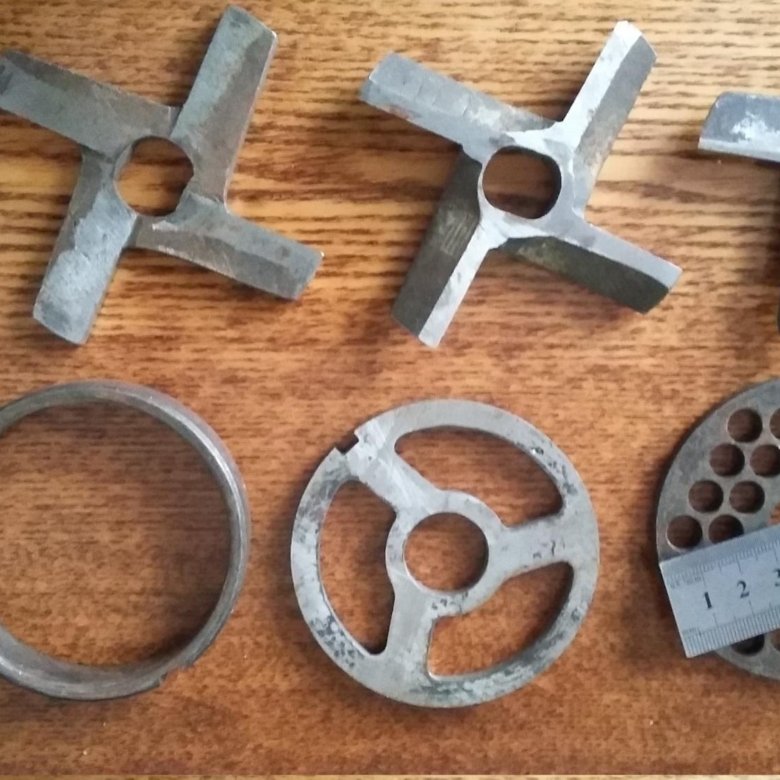 Ножи на промышленные мясорубки. Решетка подрезная для мясорубки системы unger h82/22-82. Нож 2-х сторонний мим-300 с буртом. Нож мясорубки промышленной внеш d=74мм d квадрата 13,5мм. Нож мим 300 с буртом.