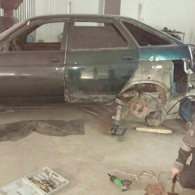 Рихтовка кузова автомобиля. Кузовной ремонт покраска авто. Жестянка автомобиля. Ремонт кузова автомобиля. Восстановление геометрии кузова.