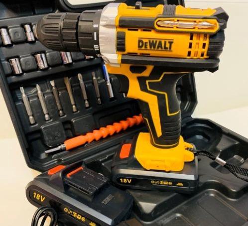 Шуруповерт 18 вольт с набором бит DeWALT – купить в Москве, цена 3 990 ...
