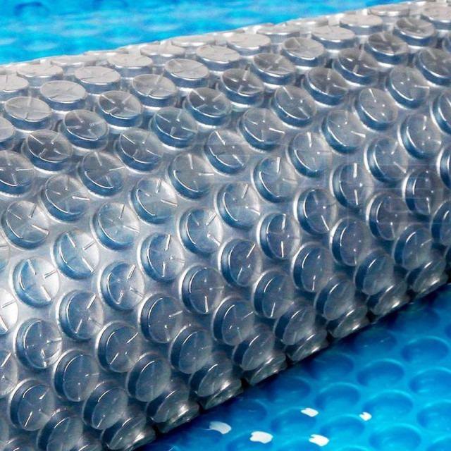 Плавающее покрывало azuro 4. Полотно для бассейна. Цветная пузырчатая пленка. 5 м. Пузырчатая пленка для бассейна.