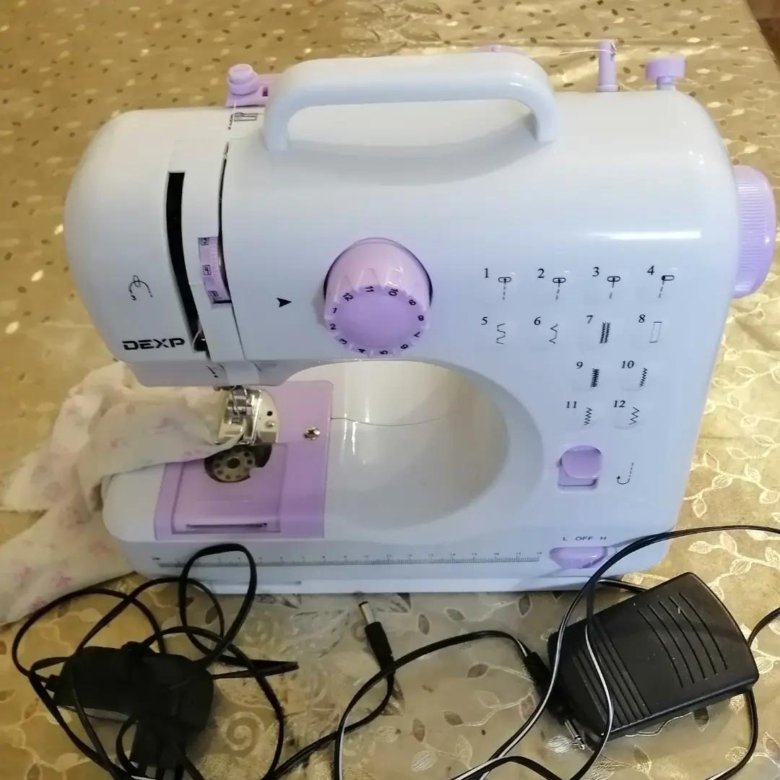 Швейная машинка дехр. Швейная машинка DEXP SM-3500w. Швейная машинка DEXP толстая ткань как шить. Электронная машинка DEXP как шьёт буквами