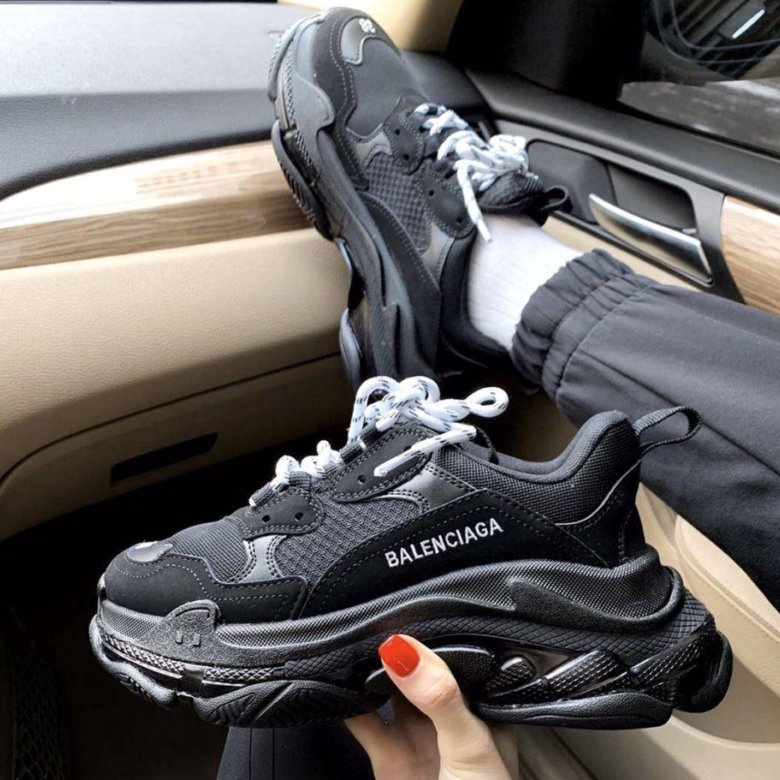 Balenciaga Triple s