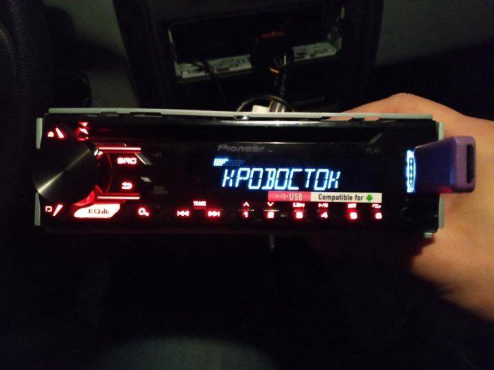 Pioneer usb aux. Pioneer deh 1900ub. Флешка Пионер. Deh-1900ub управление.