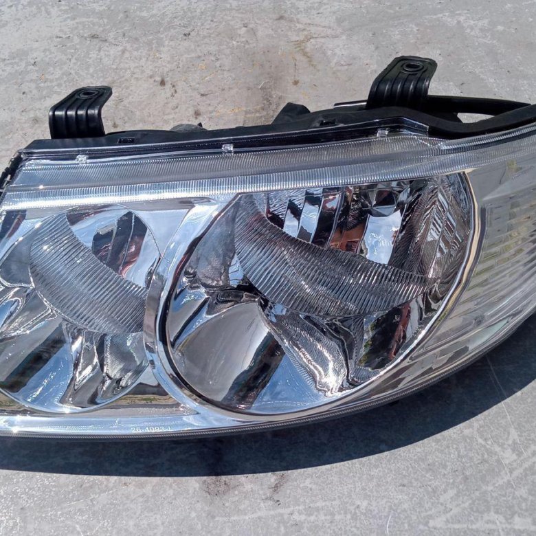 Фара альмера g15. Противотуманные фары для ниссан либерти. Nissan almera n16 жёлтые поворотники в фаре. Фара ниссан альмера классик. Альмера классик фара левая.