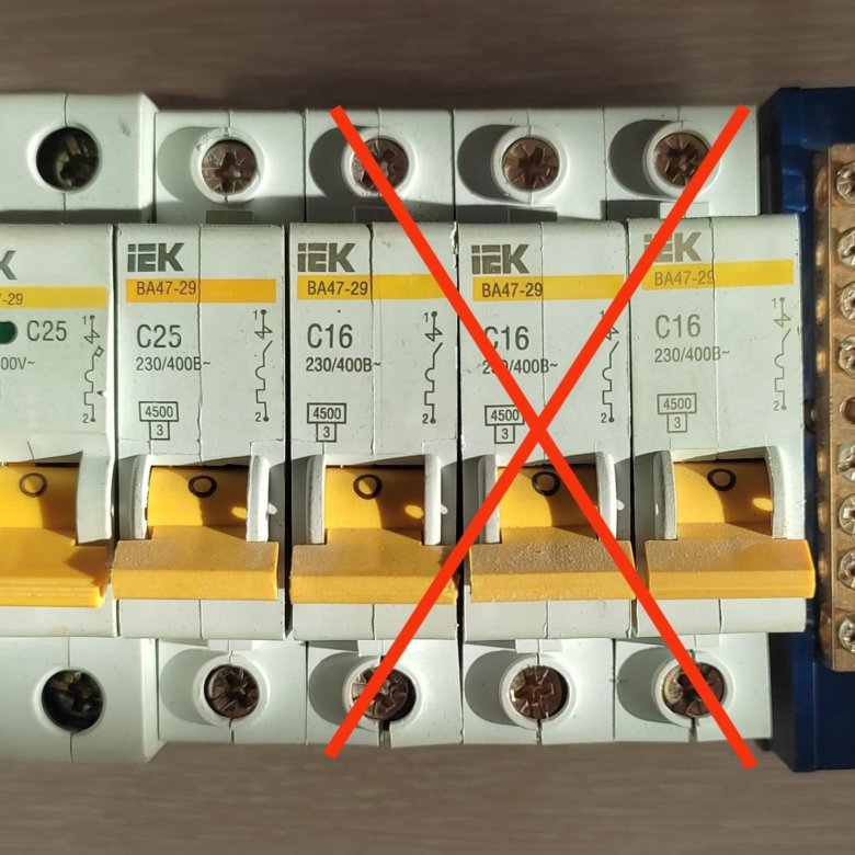 Автоматический выключатель b 25а. IEK ba47-29 c16. Автомат АВВ 25а. Возврат автоматического выключателя. Автомат IEK С защитой 16a.