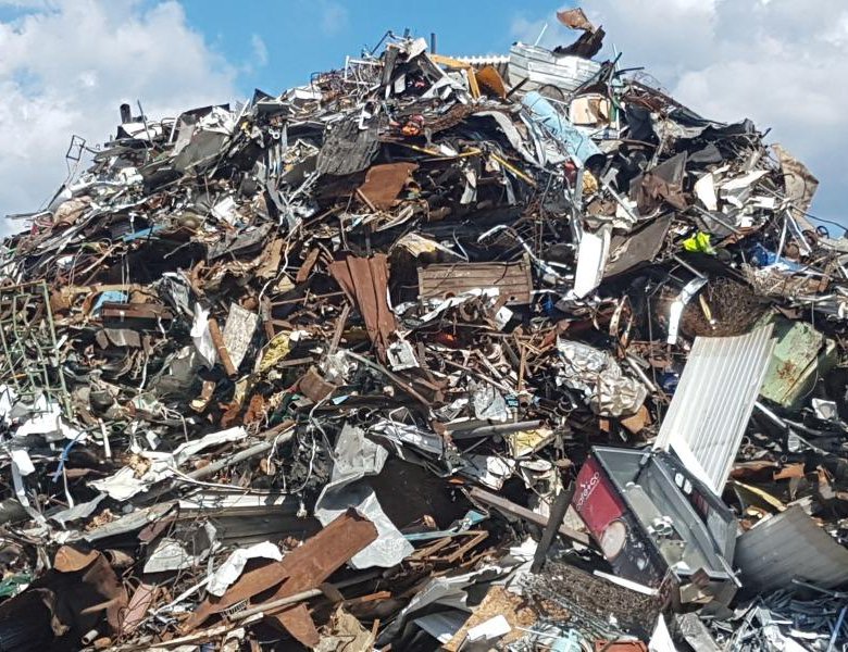 Металлолом. Отходы производства металла. Прием металлолома. Железный лом в спб. Металлок продать.