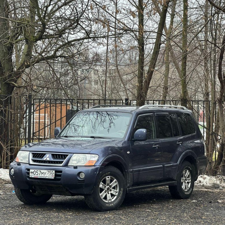 Мицубиси паджеро 2005 год. Паджеро 2005. Pajero 2005. Митсубиси Паджеро 2005 года.