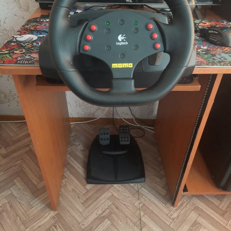 Logitech momo racing 900. Logitech Momo Racing руль желтый.