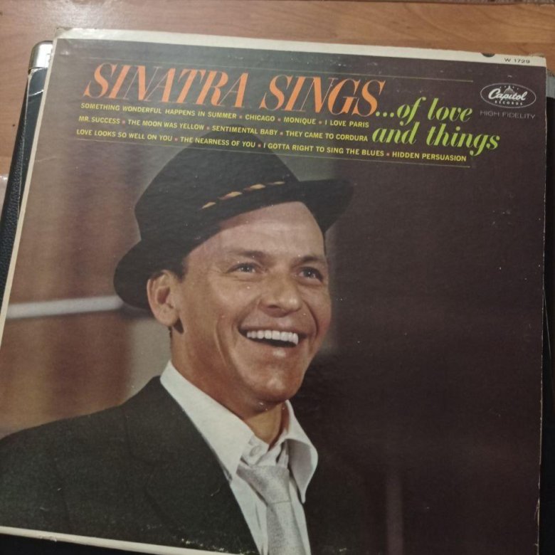 Виниловая пластинка – купить в Москве, цена 1 999 руб., истекает ...