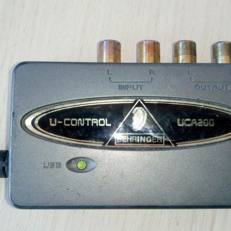 Звуковая карта behringer uca 200