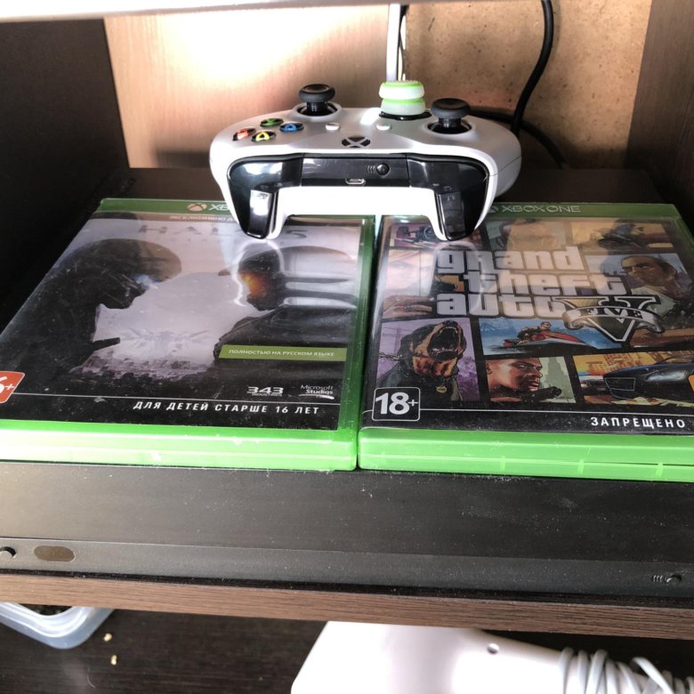 Xbox one x 1tb – купить в Москве, цена 25 000 руб., продано 11 ноября ...