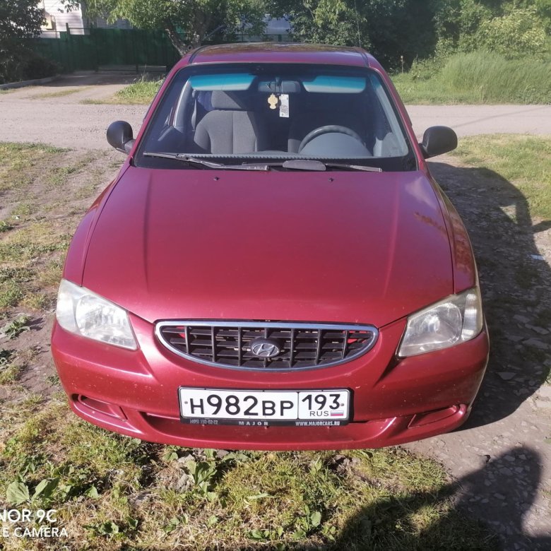 Красная тихорецк. Хендай седан 2 литра. Продажа машин 2005 года. Hyundai Tuscani 2005 Red. 2005 Год фото.