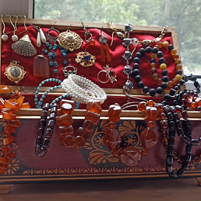 Бижутерия. Янтарь. Винтаж. СССР – купить в Омске, цена 900 руб., дата ...