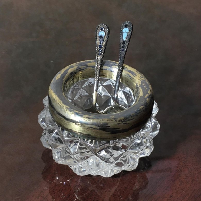 хрустальный. хрустальная старинная солонка. солонки хрустальные с ободком из серебра. солонка серебро хрусталь. солонка хрустальная.