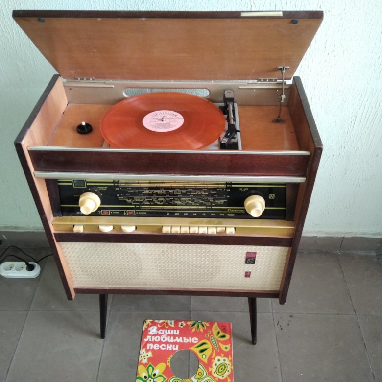 Абсолютно рабочая ламповая "Ригонда 101",Блютуз – купить в Москве, цена ...