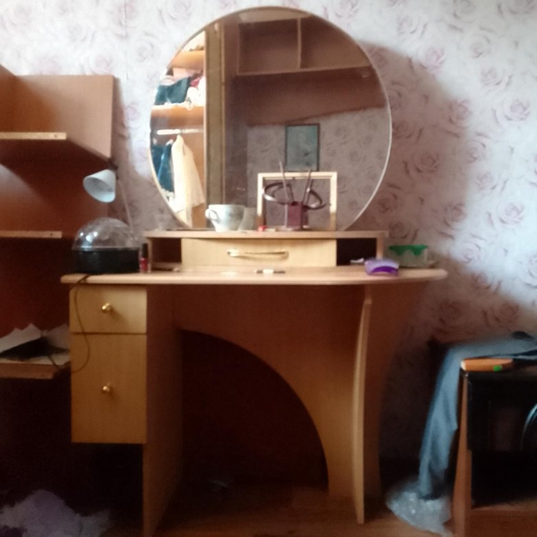 Женский столик – купить в Прокопьевске, цена 2 000 руб., дата ...