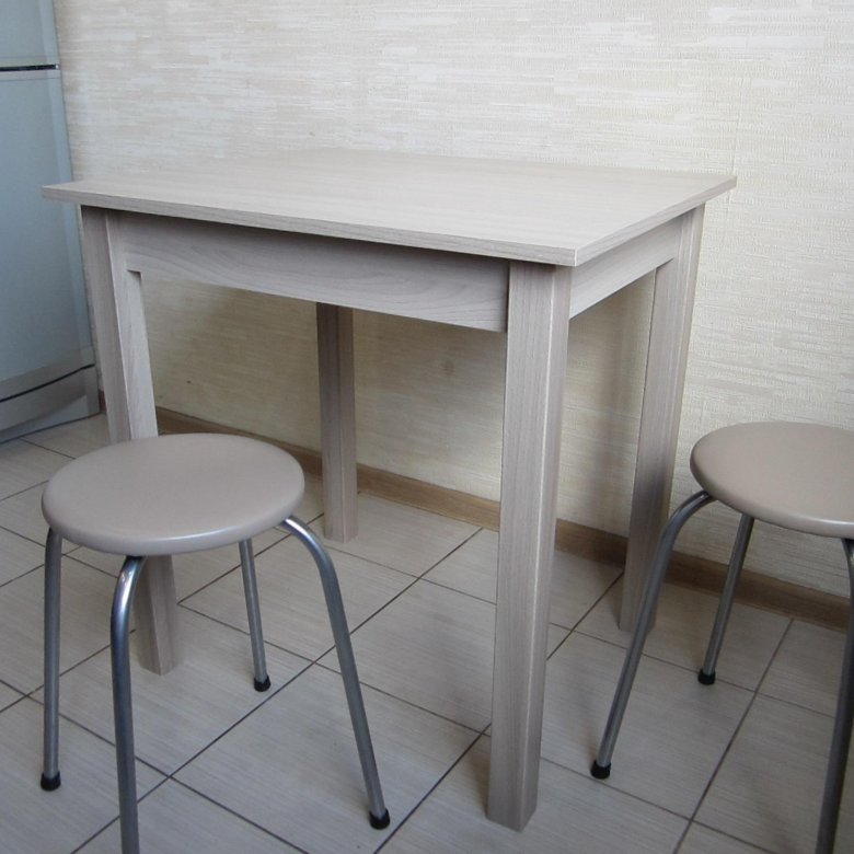 Стол кухонный не раскладной и две табуретки . – купить в Москве, цена 3 ...