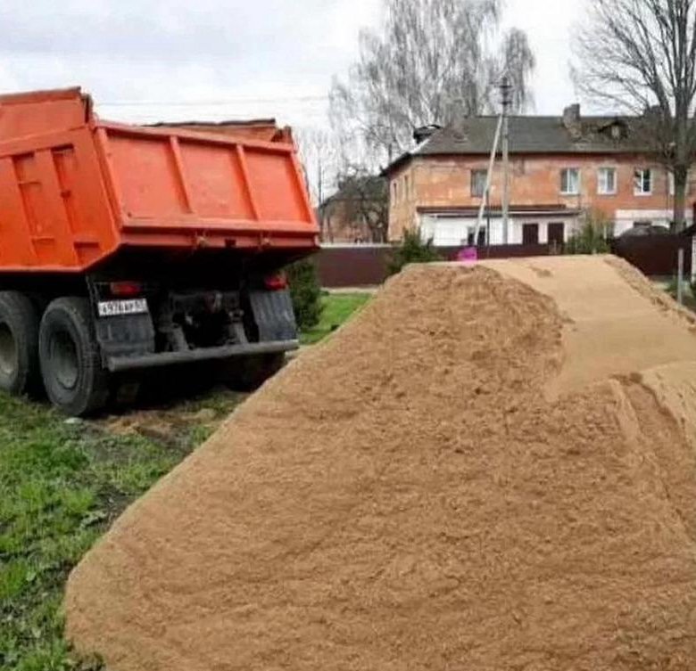 Куб песка цена московская область. КАМАЗ 65115 10 кубов песка. КАМАЗ 15 кубов песка. КАМАЗ 10 кубов щебня. КАМАЗ 10 кубов песка.