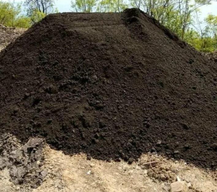 Чернозем ставрополь. Чернозем фото. Чернозем ставрополь. Луи чернозем. Плодородная земля.