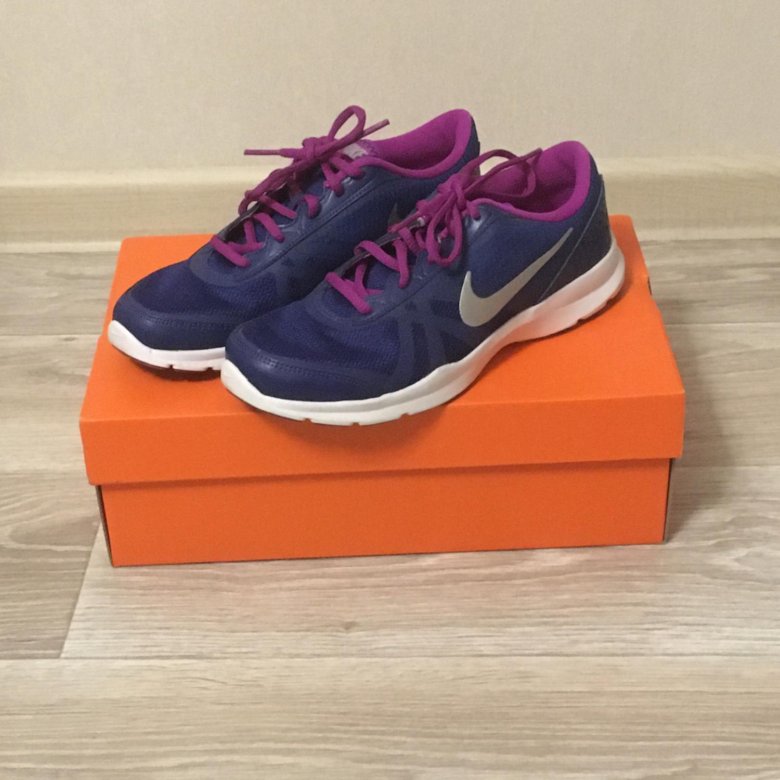 Фиолетовые кроссовки Nike – купить в Москве, цена 700 руб., продано 12 ...