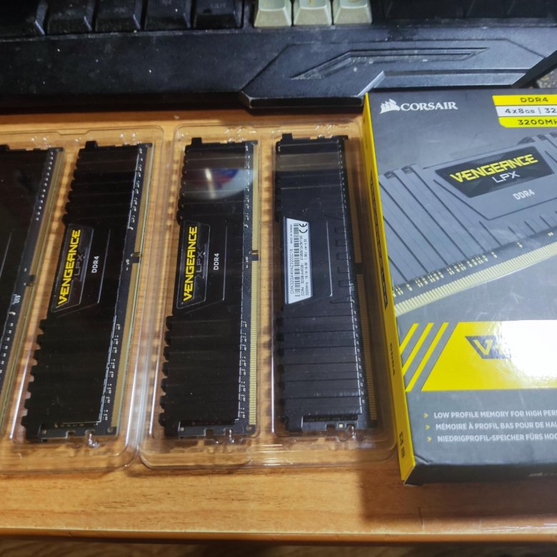 Corsair vengeance ddr4 3200mhz. Vengeance LPX ddr4 8gb. Corsair Vengeance LPX cmk16gx4m2b3200c16 разгон. Корсар 3000.