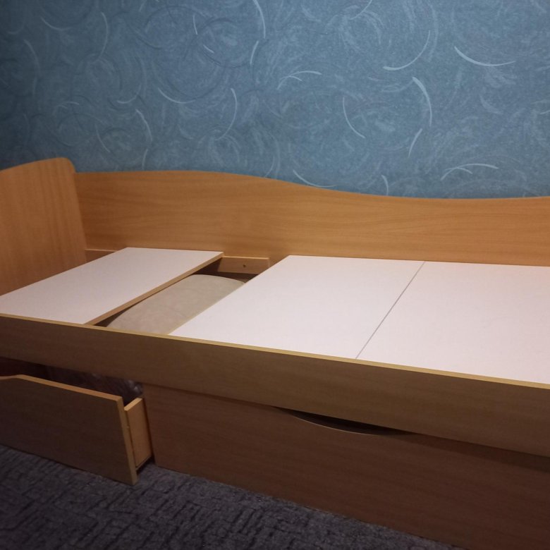 Продам кровать – купить в Омске, цена 3 000 руб., дата размещения: 16. ...