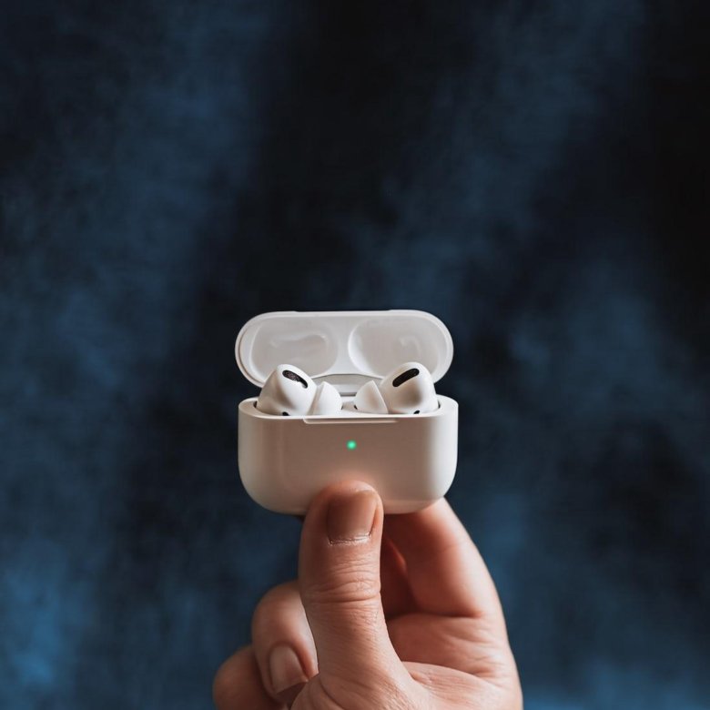 Треск в наушнике airpods. Apple AIRPODS Pro. AIRPODS 2 Premium. Apple AIRPODS Pro 2. Наушники Air pods Pro 2.