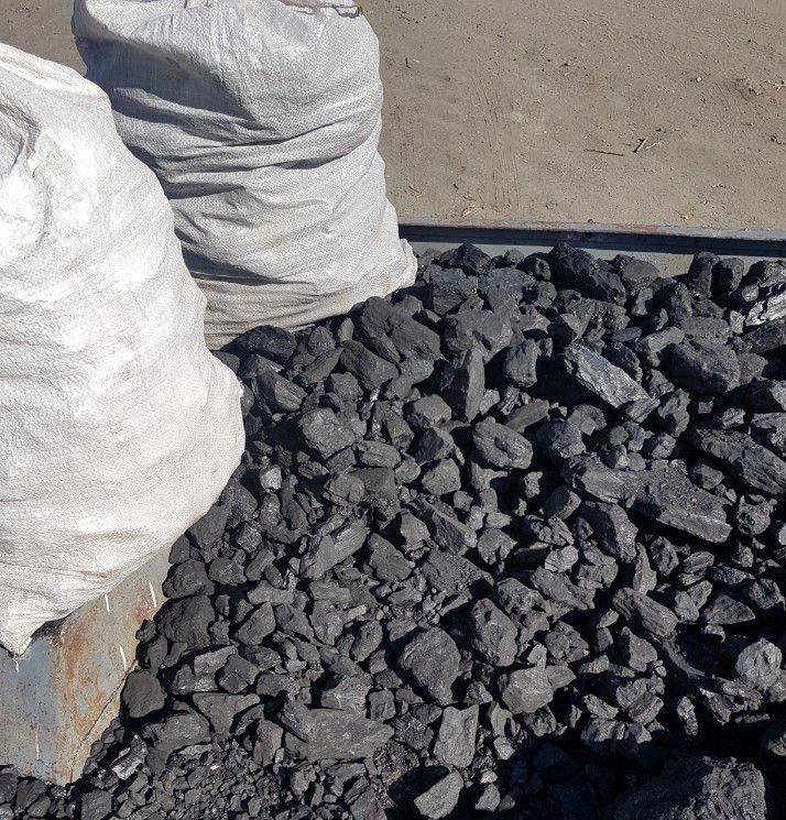 Купить уголь в новосибирске с доставкой. Уголь ДПК 50-200. Уголь ДПК 25 кг. Уголь каменный в мешках. Уголь навалом.
