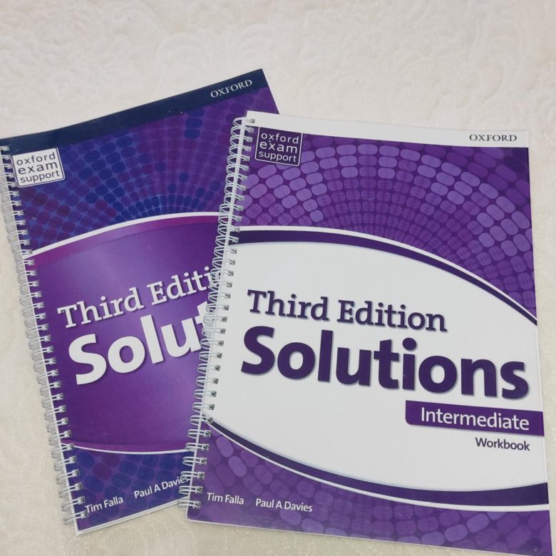 Oxford 3. Учебник solutions Intermediate. Необычное футбольное поле в учебнике solutions Intermediate. Solutions Intermediate Life Stages. Solutions Intermediate 3g describing people.