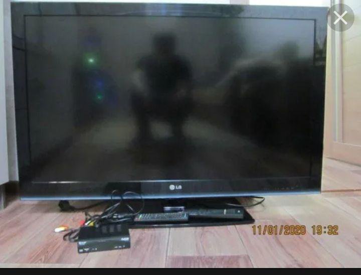 Телевизор lg 108 см. Телевизор LG плазма 2008 года 108 см. Телевизор LG диагональ 109 см. LG телевизор 2010 года 127 см.