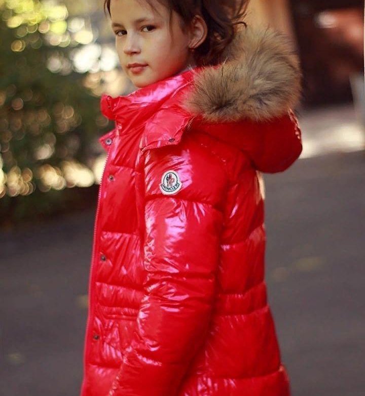 Красная куртка для девочки