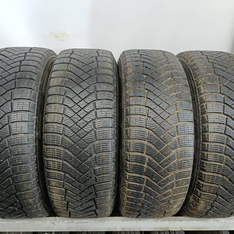 Pirelli ice zero fr 215 65 r16