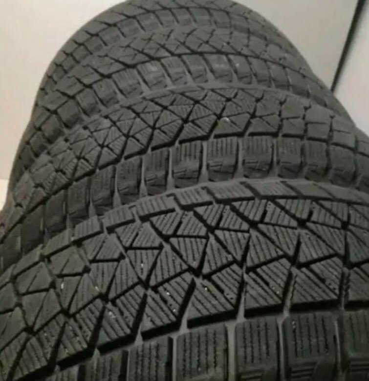 Шины липучки зимние бриджстоун. Bridgestone Blizzak зимняя липучка. Липучка Blizzak Bridgestone r17 225 65. Бриджстоун близак липучка. Бриджстоун близак липучка 195/65 r15.