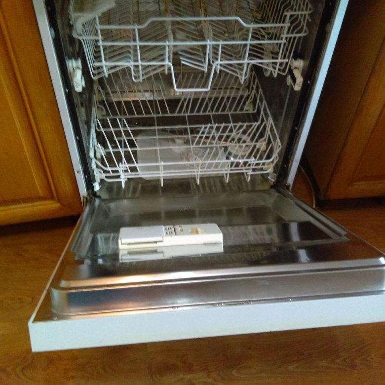 Купить посудомоечную бу. Бытовая техника посудомоечные машины б/у. Посудомоечная машина 2004 года. Посудомоечная машина Юла. Посудомоечная машина Италия.