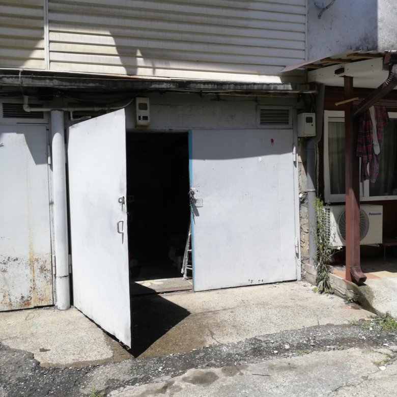 Готовый дом в Сочи гараж