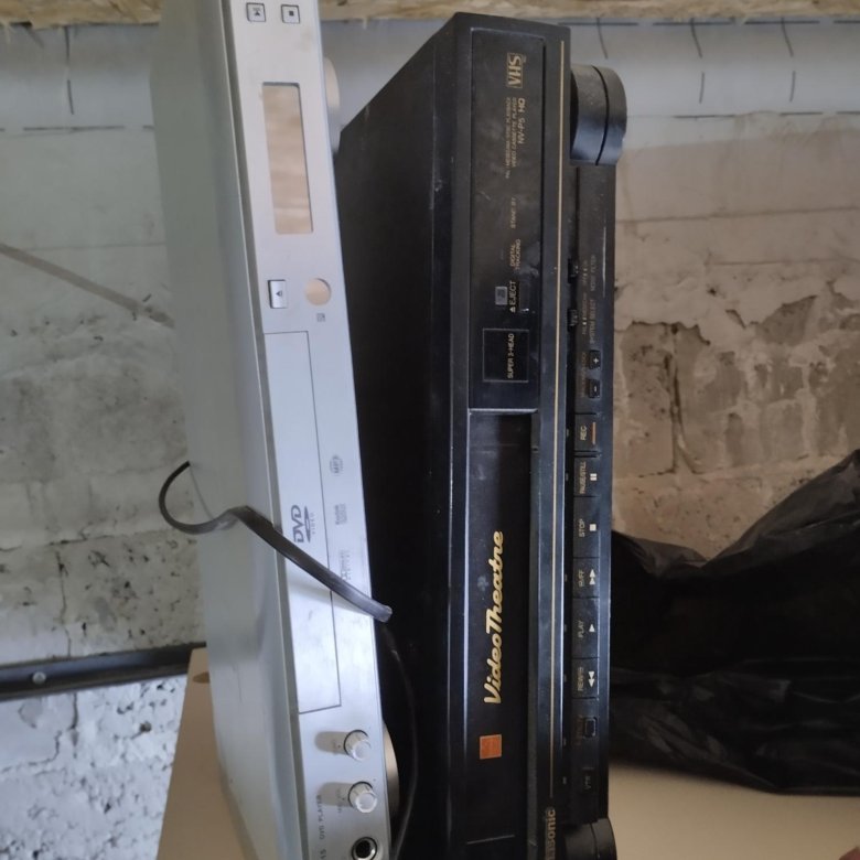 Продам видик VHS и DVD плеер – купить в Сургуте, цена 1 000 руб., дата ...