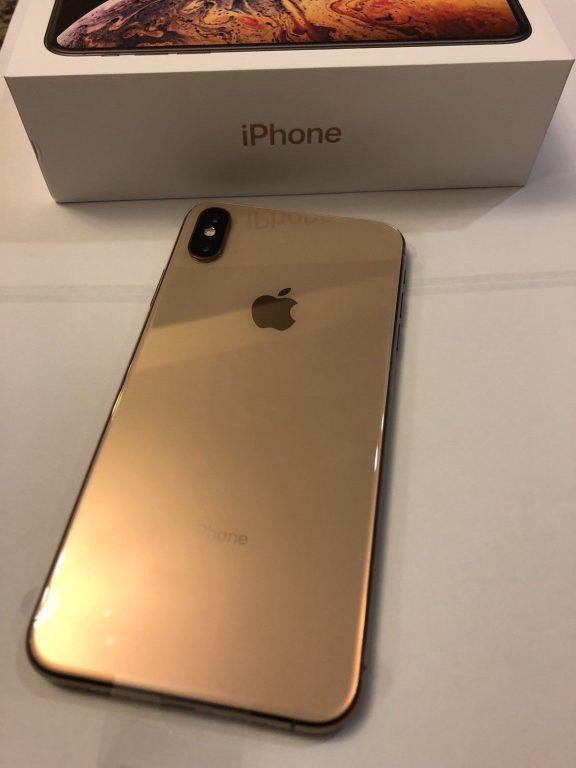 Фото айфона макс. Айфон XS Max 512 золотой. Apple iphone XS Max 512gb. XS Max 64 золотой айфон. Iphone XS Gold.